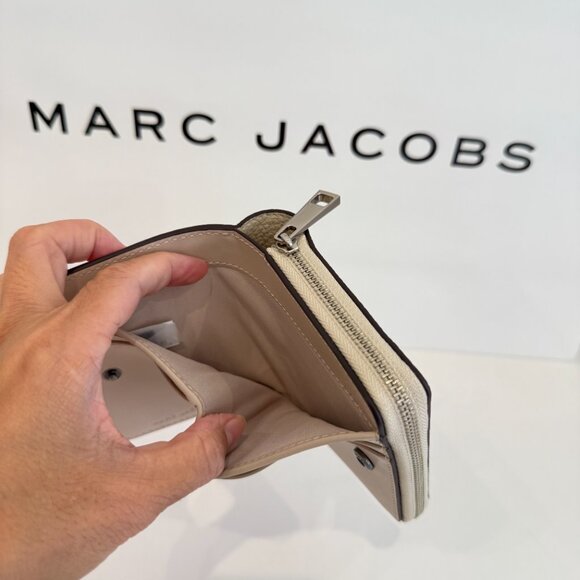 Marc Jacobs 4R5SMP088S01 The Plaza Bifold Wallet ‼️choose 1 color‼️ - Picture 4 of 16